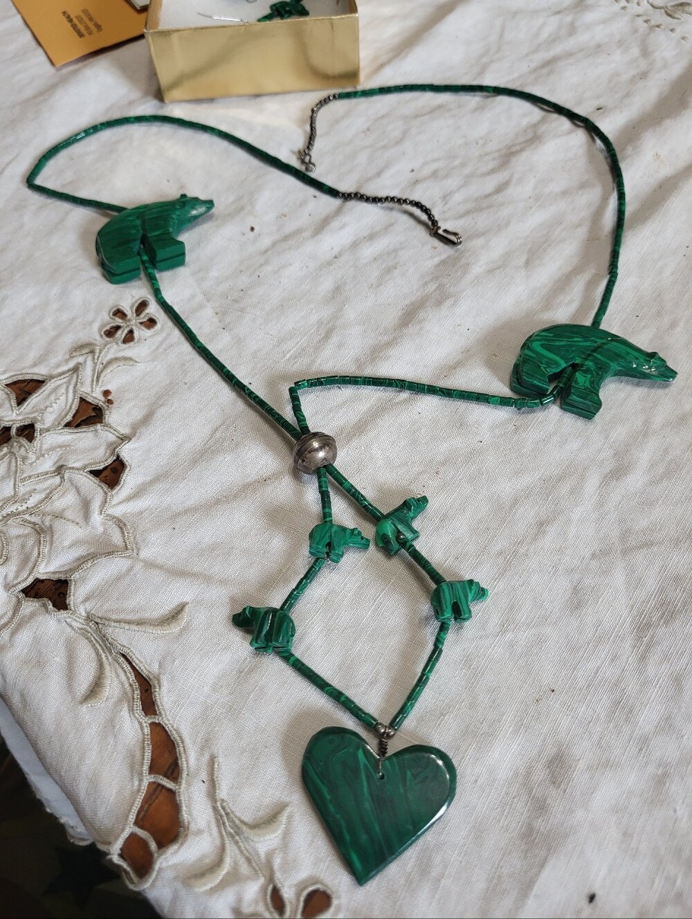 Vintage Southwest Carved Green Malachite Bear And Heart Necklace